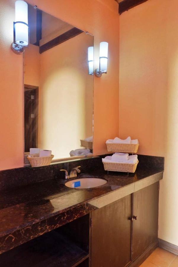 Puesta Del Sol Beach Bungalows And Restobar Mambajao Exterior photo