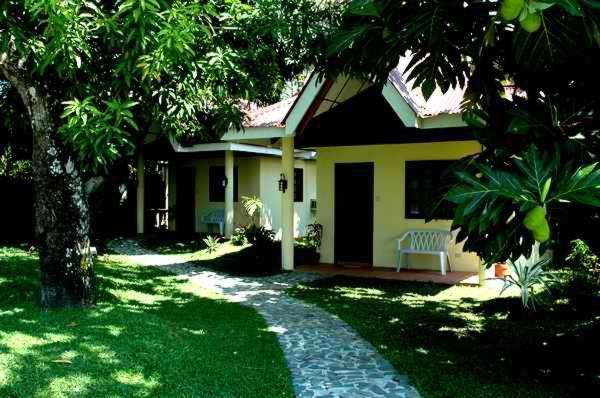 Puesta Del Sol Beach Bungalows And Restobar Mambajao Exterior photo